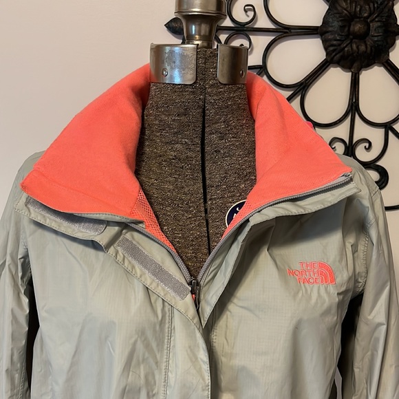The North Face HyVent windbreaker/shell jacket, light grey/coral pink, Women's L - Picture 2 of 16